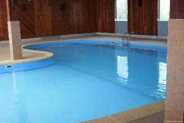 CHATEAU ROYALE INN (Lake Geneva)